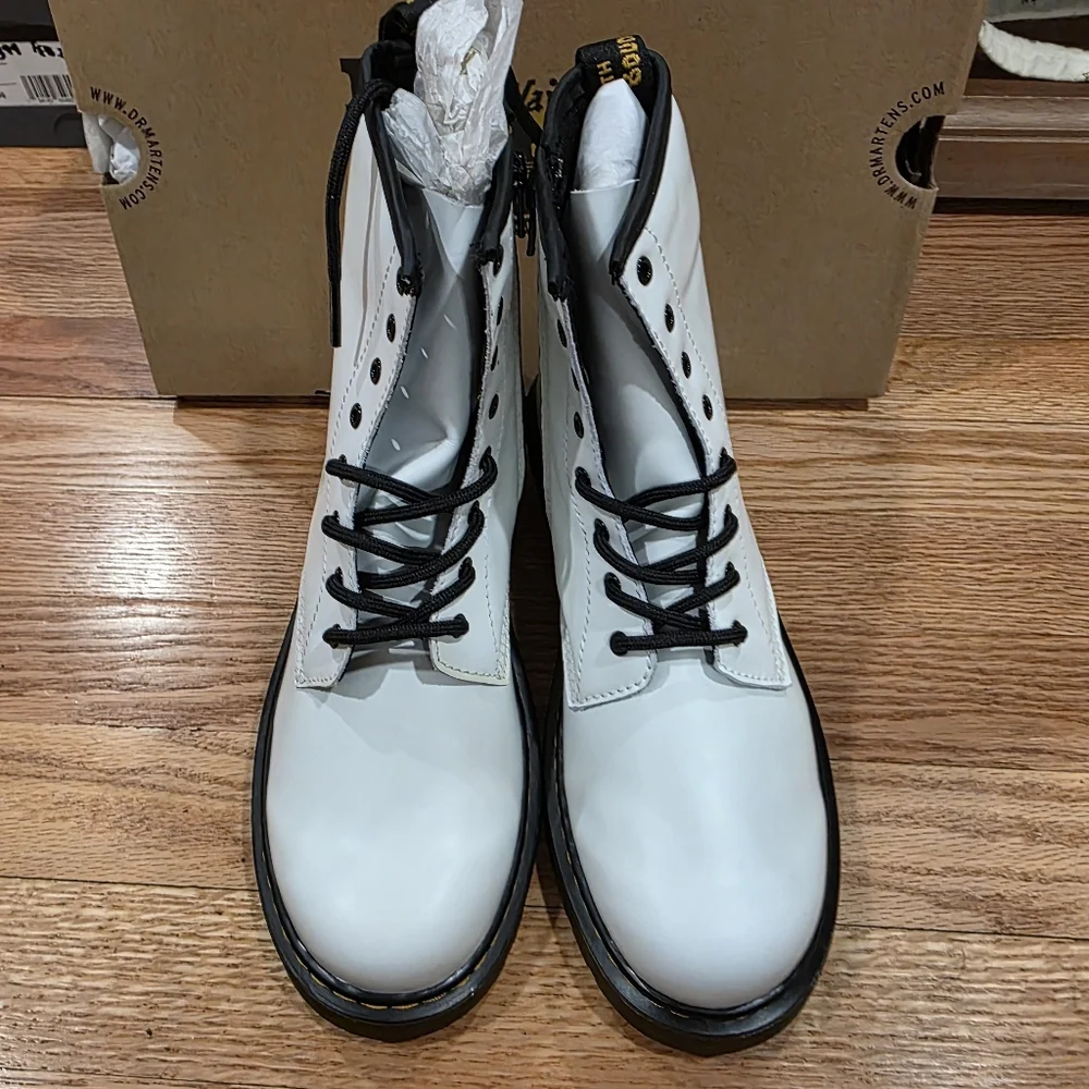 Dr. Martens Youth 1460 Leather Lace Up Boots Size 6 New In Box